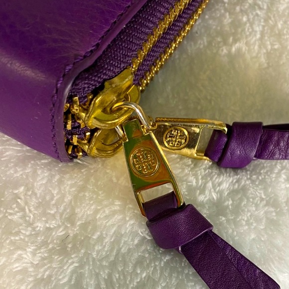 Tory Burch Robinson Double Zip Continental Wallet - Picture 4 of 5